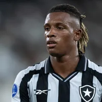 Danilo e Vitinho devem retornar no Botafogo contra a Chapecoense