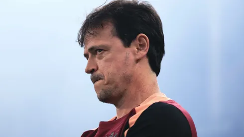 Fernando Diniz durante confronto contra o Palmeiras no Brasileirão de 2026.