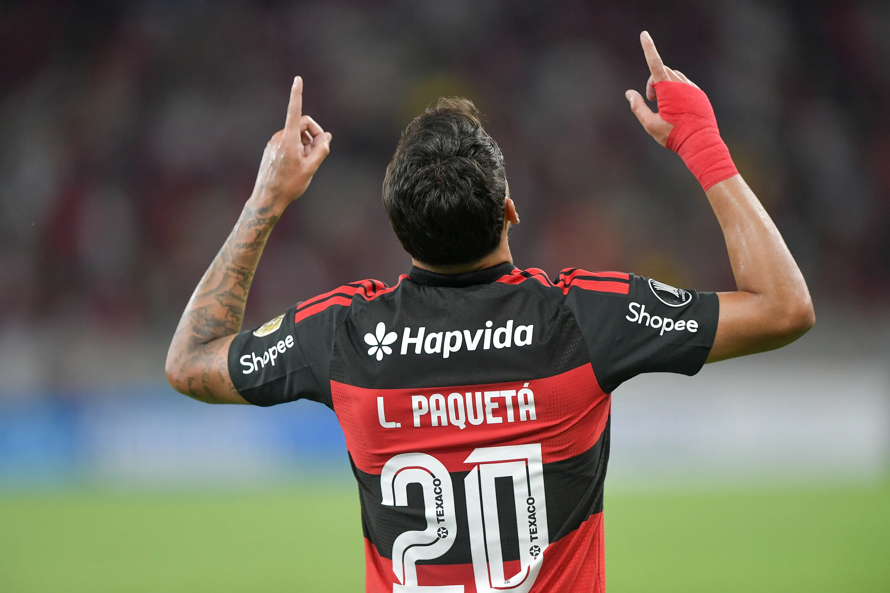 Paqueta jogador do Flamengo comemora seu gol durante partida contra o Independiente Medellin no estadio Maracana pelo campeonato Copa Libertadores 2026. Foto: Thiago Ribeiro/AGIF