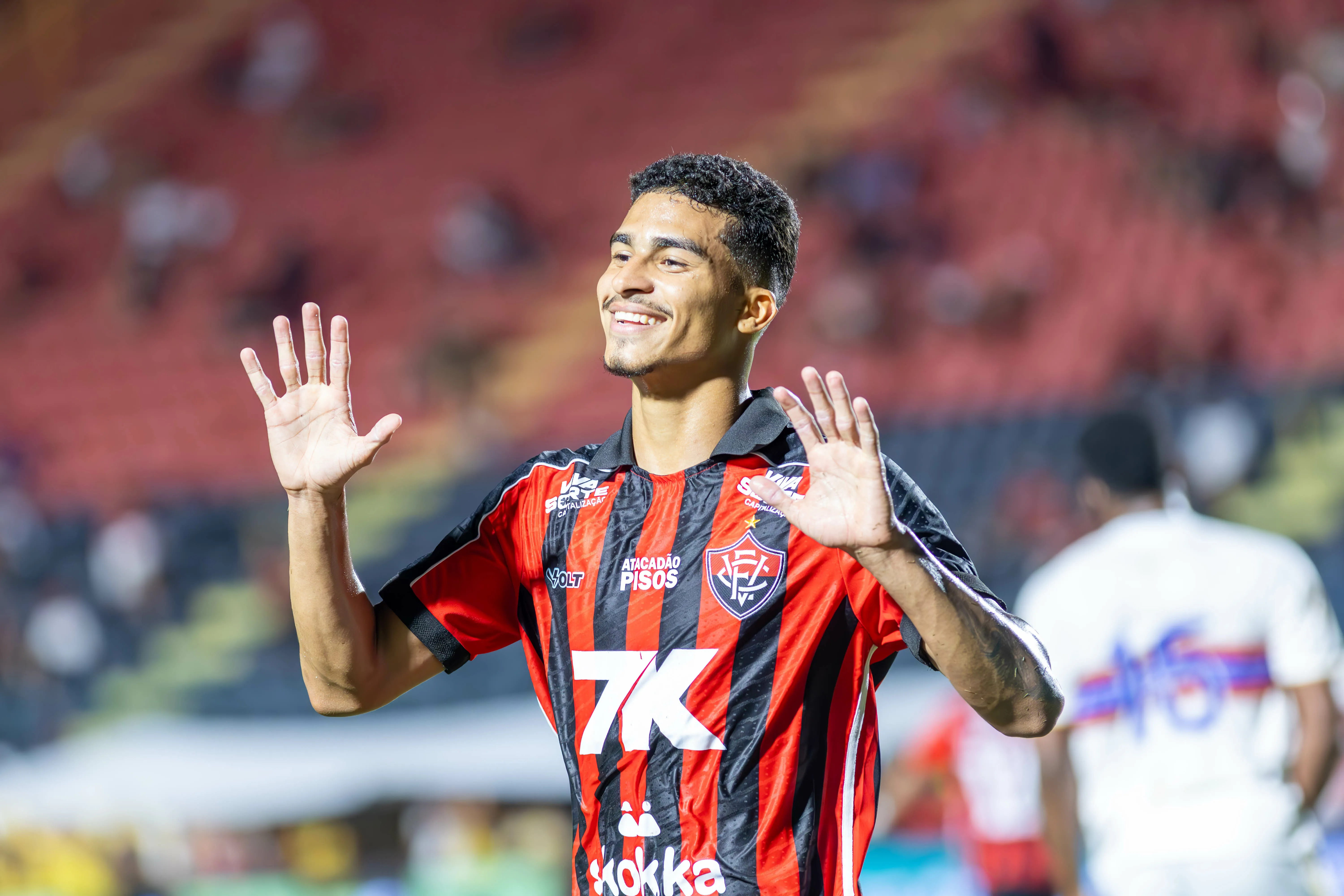 BA – SALVADOR – 15/04/2026 – COPA DO NORDESTE 2026, VITORIA X PIAUI –  Rene jogador do Vitoria comemora seu gol durante partida contra o Piaui no estadio Barradao pelo campeonato Copa Do Nordeste 2026. Foto: Marcio Jose/AGIF