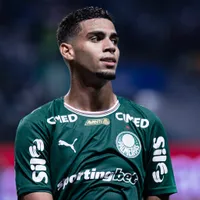 Arthur disputa vaga e pode ser titular no Palmeiras