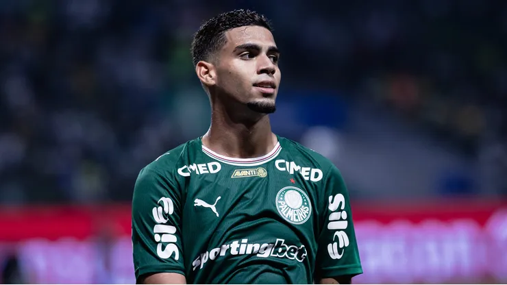 Arthur jogador do Palmeiras durante partida contra o Botafogo no estadio Arena Allianz Parque pelo campeonato Brasileiro A 2026. Foto: Ettore Chiereguini/AGIF
