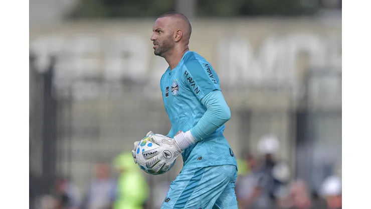 Weverton goleiro do Gremio durante partida contra o Vasco no estadio Sao Januario pelo campeonato Brasileiro A 2026. Foto: Thiago Ribeiro/AGIF