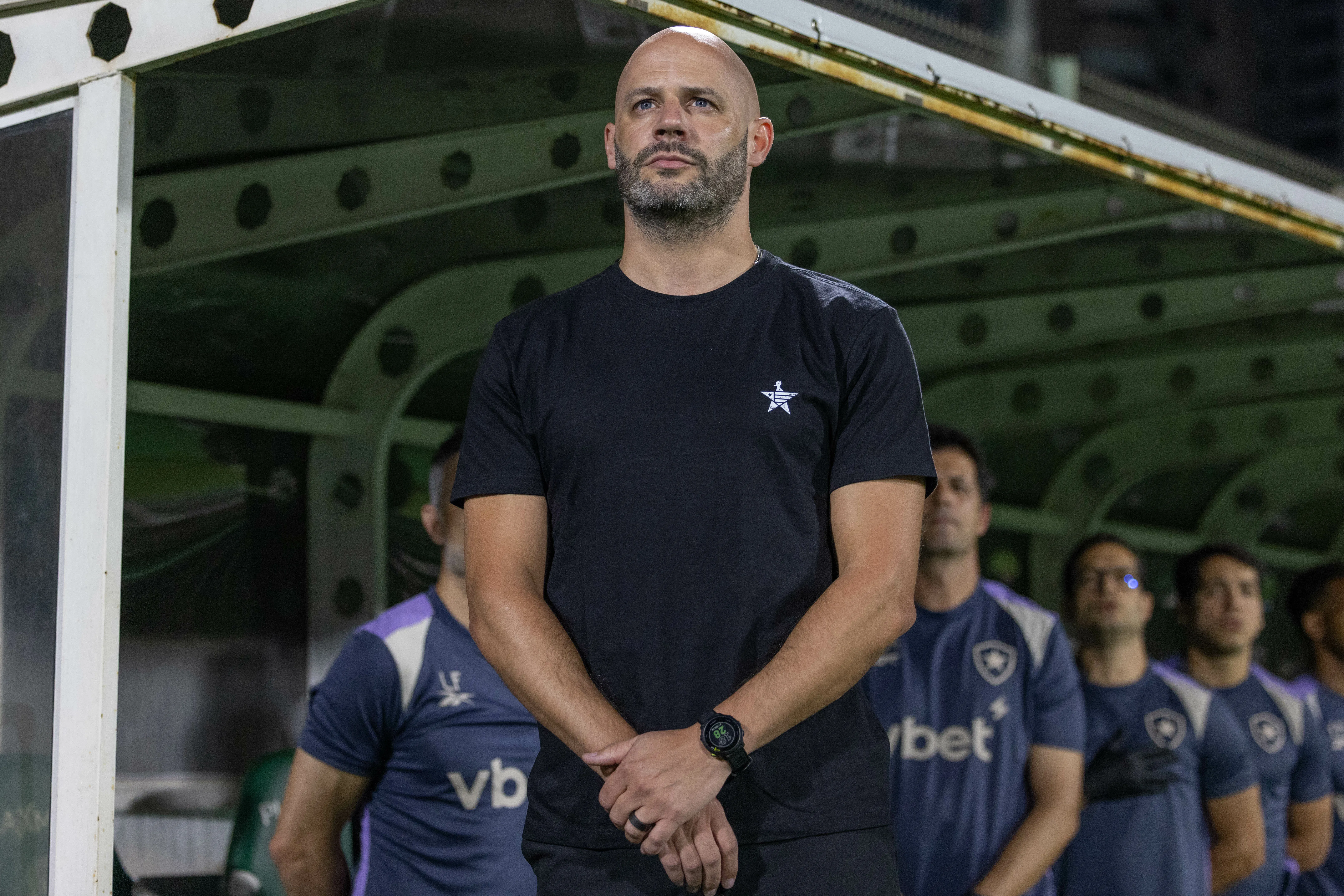 Franclim Carvalho tecnico do Botafogo durante partida contra o Chapecoense no estadio Arena Conda pelo campeonato Brasileiro A 2026. Foto: Liamara Polli/AGIF