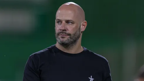 Franclim Carvalho tecnico do Botafogo durante partida contra o Chapecoense no estadio Arena Conda pelo campeonato Brasileiro A 2026. Foto: Liamara Polli/AGIF