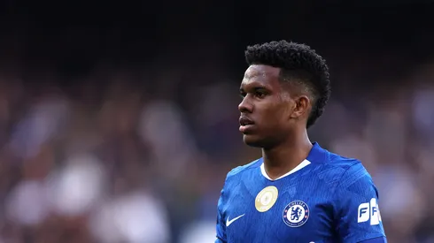 Estêvão sofreu nova contusão pelo Chelsea. Foto: Alex Pantling/Getty Images