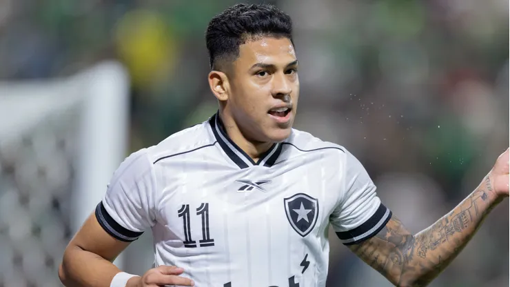 Matheus Martins durante partida contra a Chapecoense no Brasileirão de 2026.