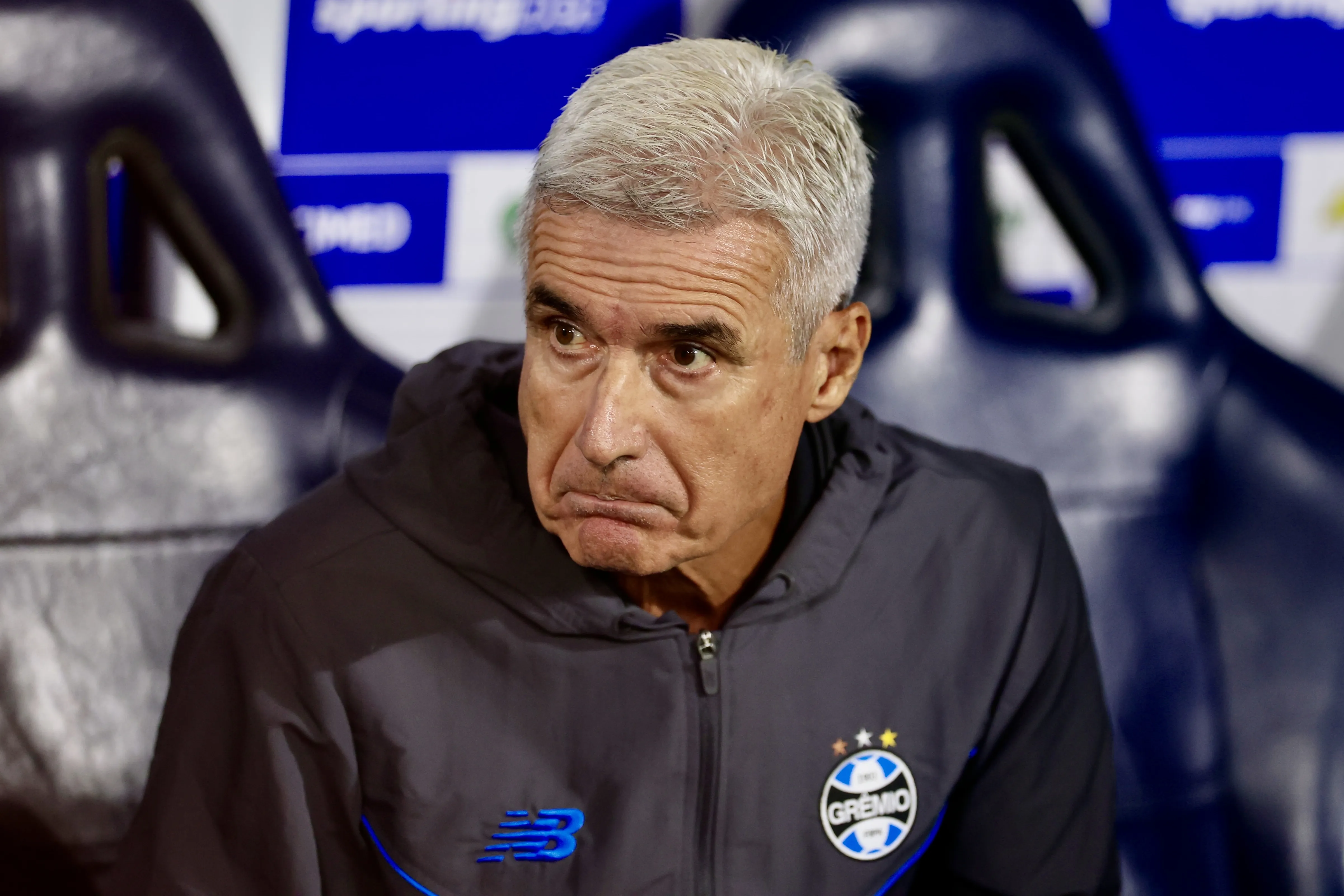 Luís Castro, técnico do Grêmio. Foto: Marcello Zambrana/AGIF