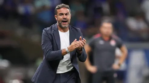 Artur Jorge elogia desempenho de Gerson no Cruzeiro