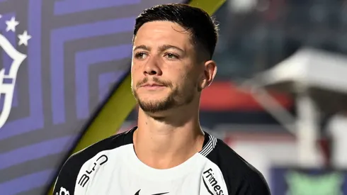 Rodrigo Garro durante confronto contra o Vitória no Brasileião de 2026.