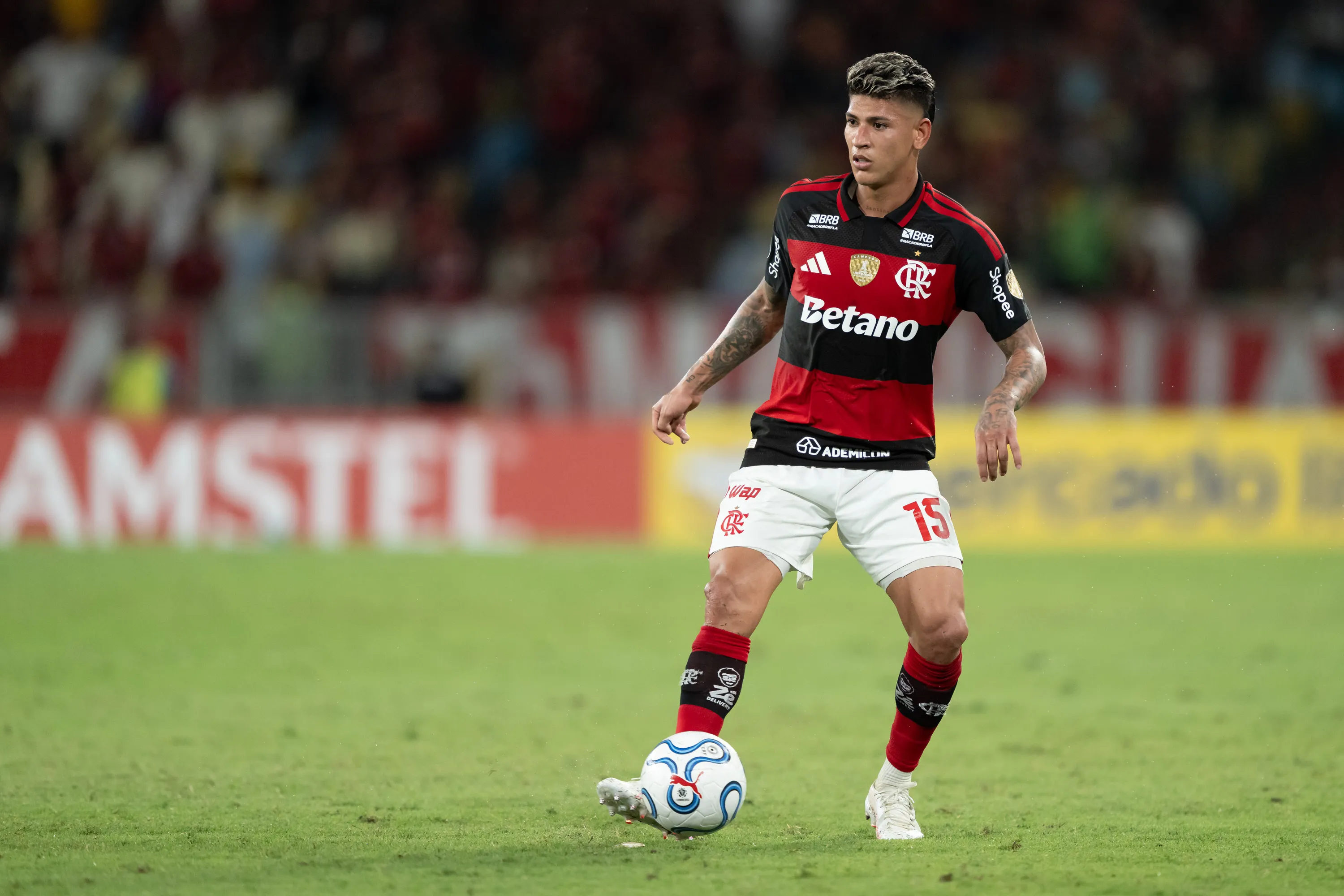 Carrascal jogador do Flamengo durante partida contra o Independiente Medellin no estadio Maracana pelo campeonato Copa Libertadores 2026. Foto: Jorge Rodrigues/AGIF