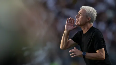 Luís Castro, técnico do Grêmio; Foto: Jorge Rodrigues/AGIF