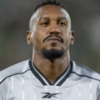 Edenílson agradece apoio da torcida do Botafogo contra a Chapecoense