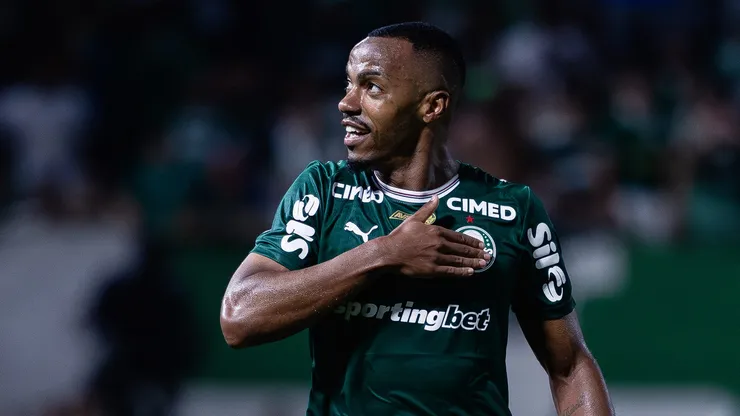 Marlon Freitas em campo pelo Palmeiras