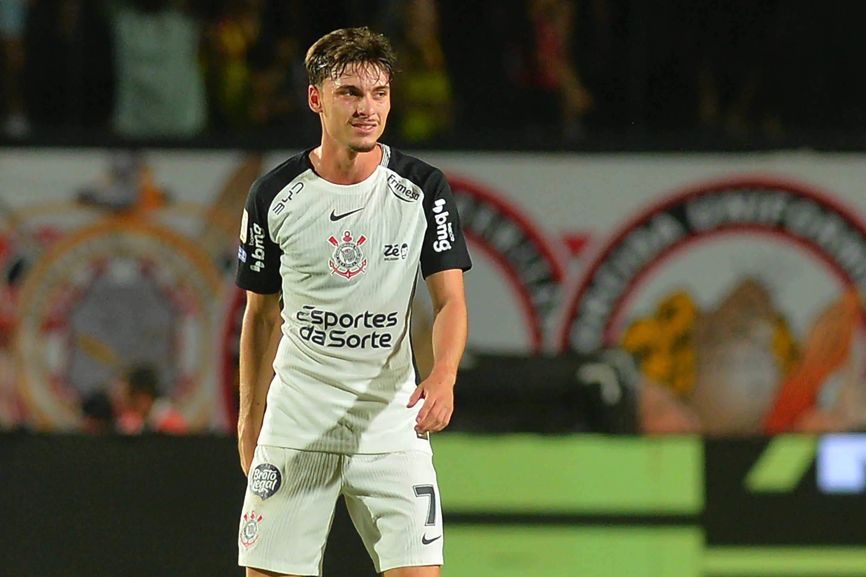 BA – SALVADOR – 18/04/2026 – BRASILEIRO A 2026, VITORIA X CORINTHIANS – Breno Bidon jogador do Corinthians durante partida contra o Vitoria no estadio Barradao pelo campeonato Brasileiro A 2026. Foto: Walmir Cirne/AGIF