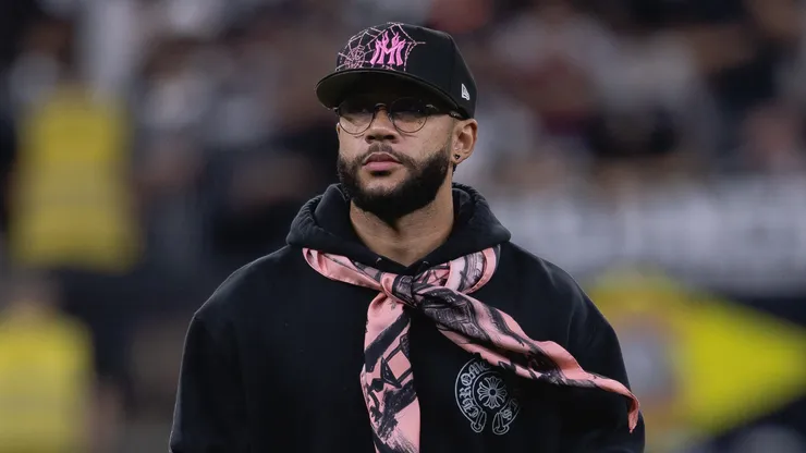 Memphis Depay jogador do Corinthians antes de partida contra o Internacional no estadio Arena Corinthians pelo campeonato Brasileiro A 2026. Foto: Ettore Chiereguini/AGIF
