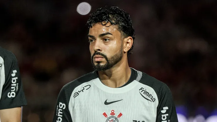 Matheus Bidu jogador do Athletico-PR durante partida contra o Corinthians no estadio Arena da Baixada pelo campeonato Brasileiro A 2026. Foto: Robson Mafra/AGIF