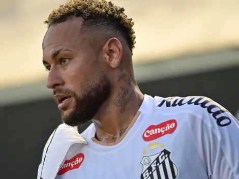 Torcida tricolor provoca Neymar na Vila Belmiro: "Não vai pra Copa"