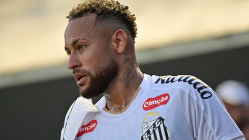Neymar em campo pelo Santos. Foto: Jota Erre/AGIF
