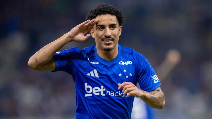 Christian jogador do Cruzeiro comemora seu gol durante partida contra o Gremio no estadio Mineirao pelo campeonato Brasileiro A 2026. Foto: Fernando Moreno/AGIF