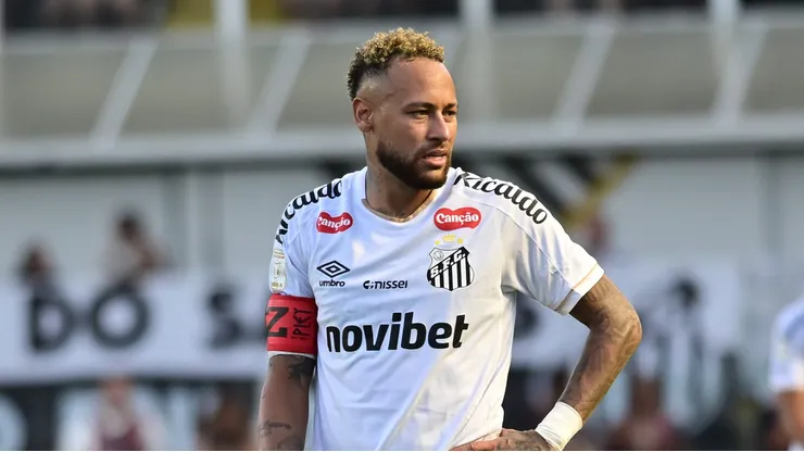 Neymar jogador do Santos durante partida contra o Fluminense no estadio Vila Belmiro pelo campeonato Brasileiro A 2026. Foto: Jota Erre/AGIF