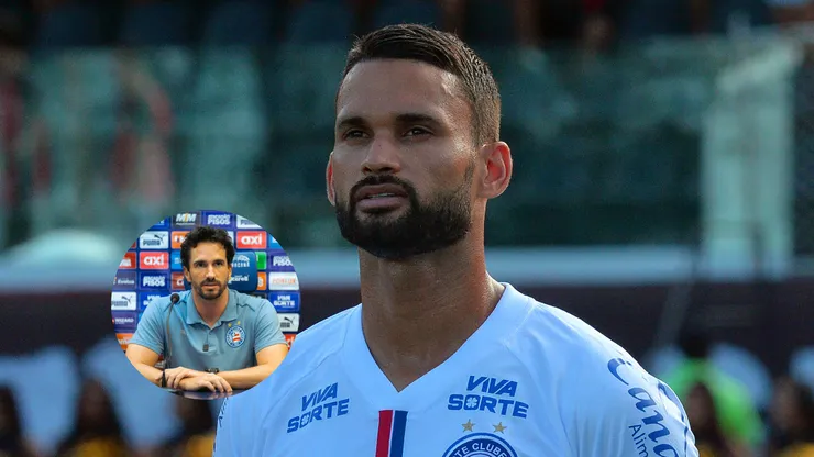Willian José, jogador do Bahia durante execução do hino nacional antes da partida contra o Vitoria/Charles Hembert em coletiva (Imagem: Walmir Cirne/AGIF/Letícia Martins/EC Bahia)