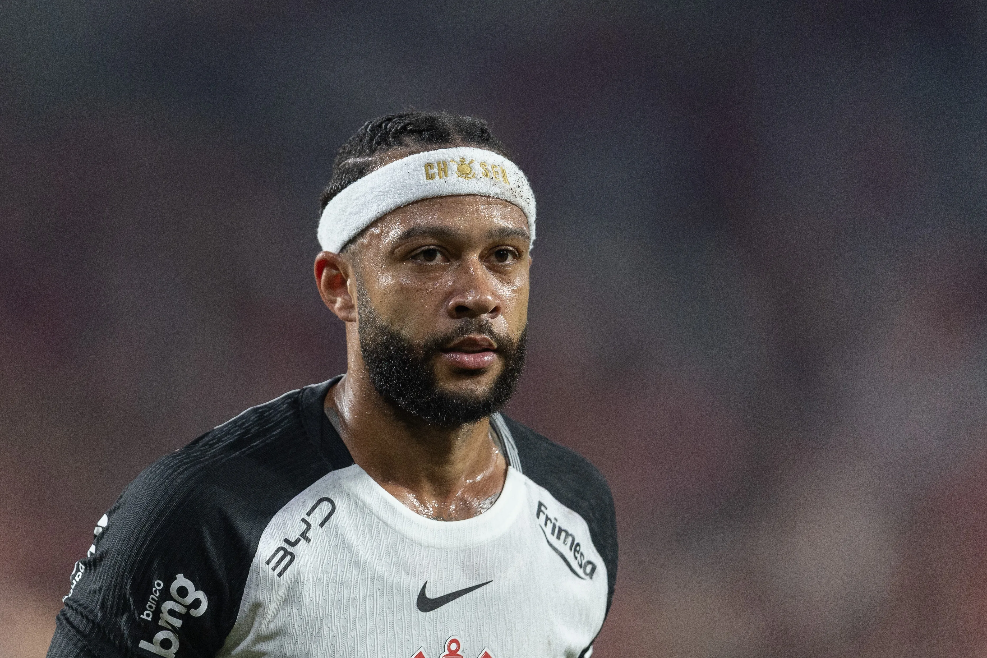PR – CURITIBA – 19/02/2026 – BRASILEIRO A 2026, ATHLETICO-PR X CORINTHIANS – Memphis jogador do Corinthians durante partida contra o Athletico-PR no estadio Arena da Baixada pelo campeonato Brasileiro A 2026. Foto: Hedeson Alves/AGIF