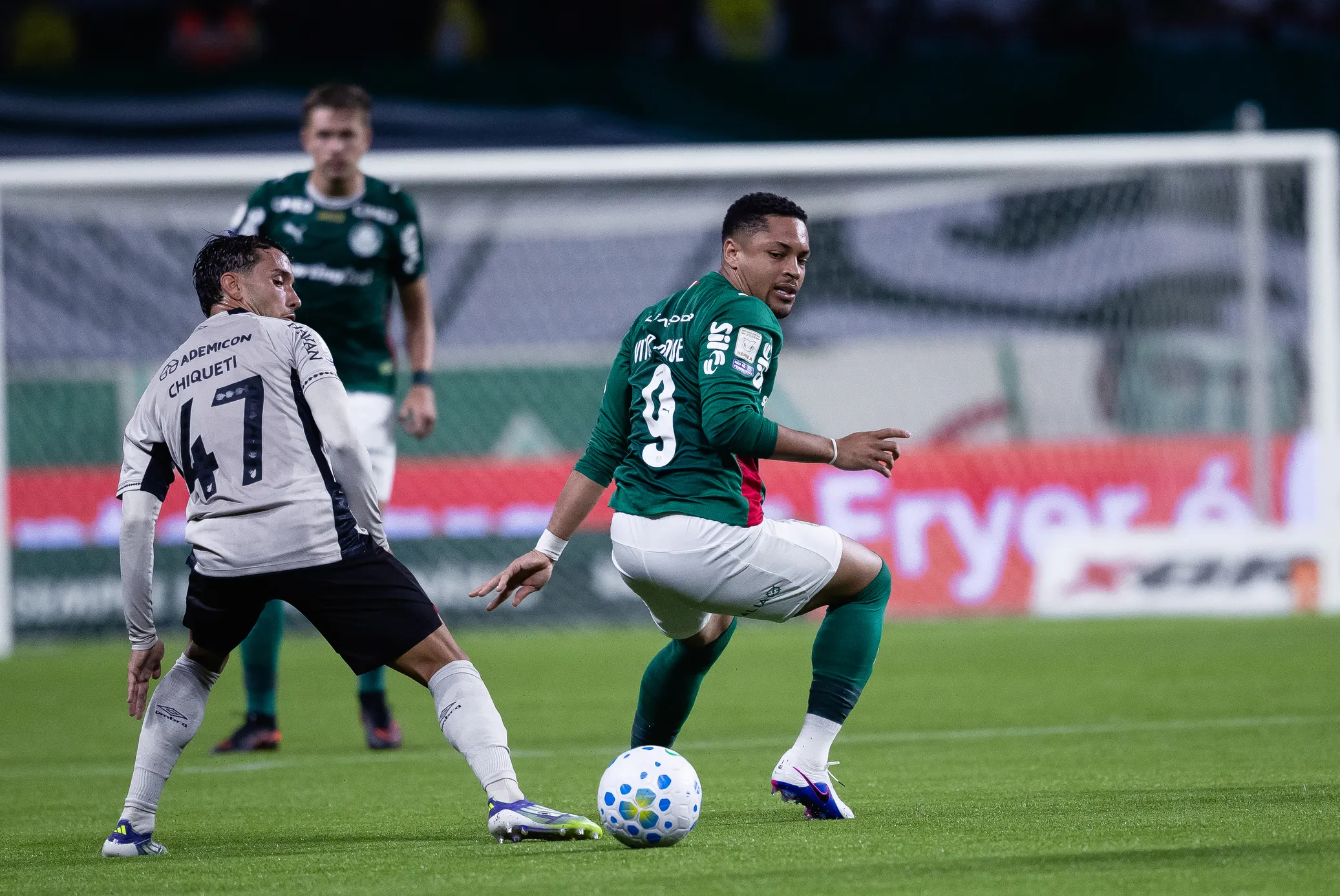Vitor Roque jogador do Palmeiras durante partida contra o Athletico-PR no estadio Arena Allianz Parque pelo campeonato Brasileiro A 2026. Foto: Ettore Chiereguini/AGIF