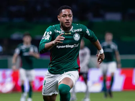 Vitor Roque volta ao Palmeiras após cinco jogos
