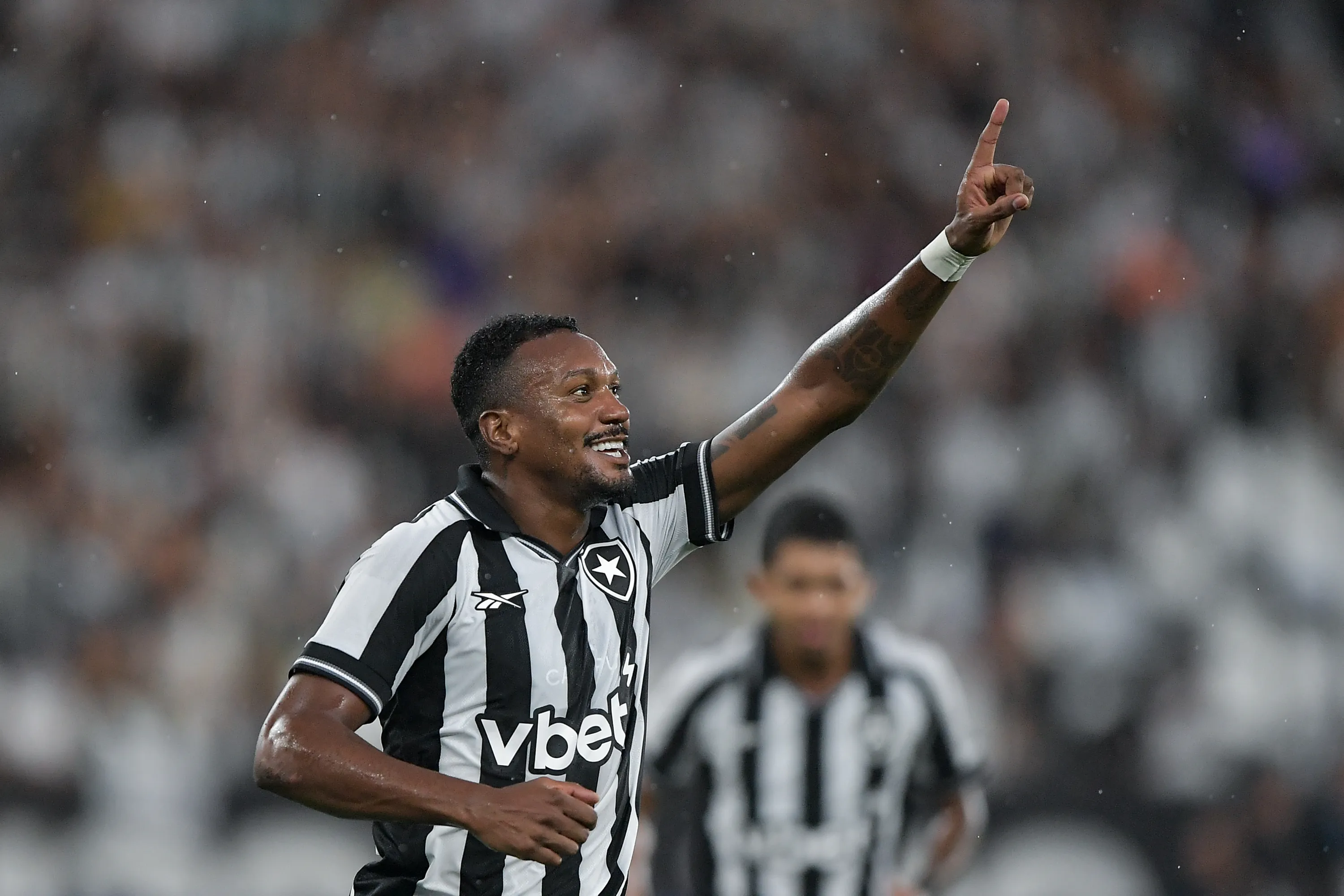 RJ – RIO DE JANEIRO – 07/03/2026 – FINAL TACA RIO 2026, BOTAFOGO X BANGU – Edenilson jogador do Botafogo comemora seu gol durante partida contra o Bangu no estadio Engenhao pelo campeonato Carioca 2026. Foto: Thiago Ribeiro/AGIF