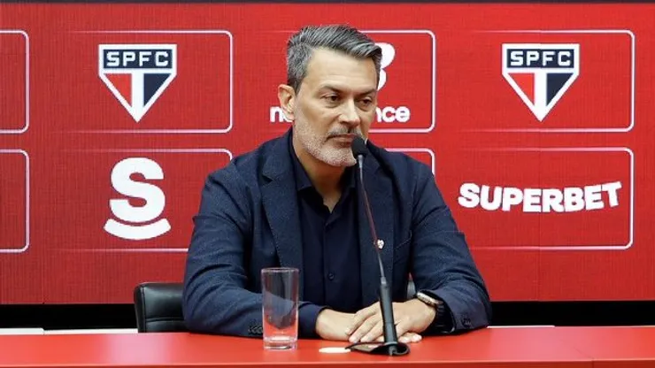 Rui Costa durante fala no CT. Foto: Rubens Chiri / São Paulo FC
