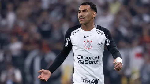 Matheuzinho jogador do Corinthians durante partida contra o Palmeiras no estadio Arena Corinthians pelo campeonato Brasileiro A 2026. Foto: Ettore Chiereguini/AGIF