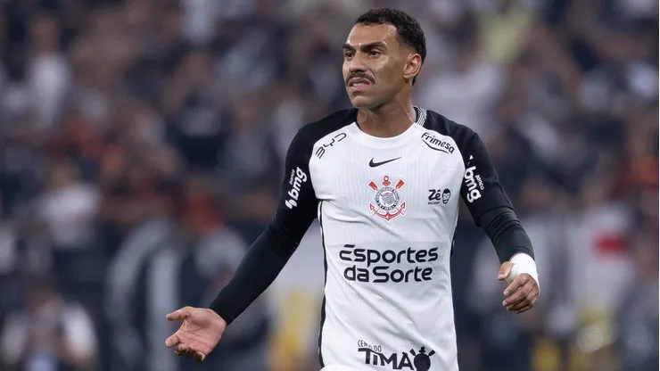 Matheuzinho jogador do Corinthians durante partida contra o Palmeiras no estadio Arena Corinthians pelo campeonato Brasileiro A 2026. Foto: Ettore Chiereguini/AGIF
