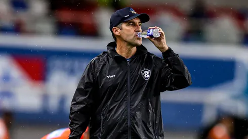 Leo Conde tecnico do Remo durante partida contra o Vasco no estadio Mangueirao pelo campeonato Brasileiro A 2026. Foto: Fernando Torres/AGIF
