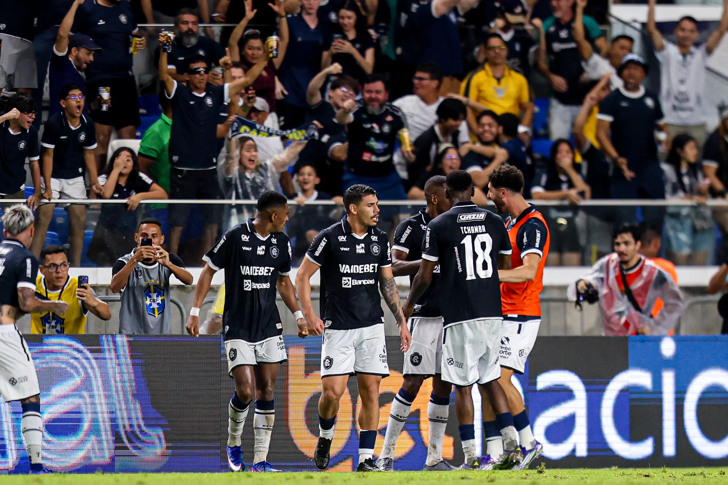 Marlon  jogador do Remo comemora seu gol durante partida contra o Vasco no estadio Mangueirao pelo campeonato Brasileiro A 2026. Foto: Fernando Torres/AGIF