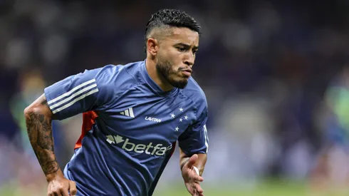 William jogador do Cruzeiro durante aquecimento antes da partida contra o Bahia no estadio Mineirao pelo campeonato Brasileiro A 2024.