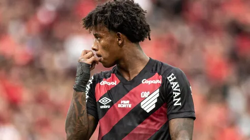 Bruninho durante confronto contra o Londrina no Campeonato Paranaense de 2026.