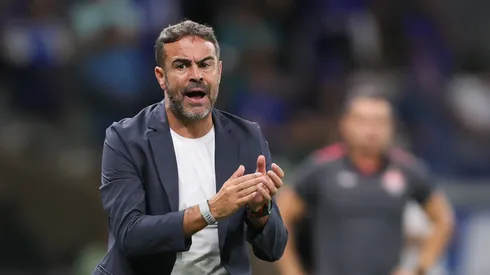Artur Jorge técnico do Cruzeiro durante partida contra o Vitoria no estádio Mineirão pelo campeonato Brasileiro A 2026. Foto: Gilson Lobo/AGIF