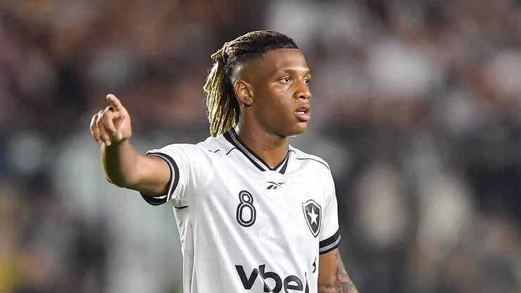 Danilo jogador do Botafogo durante partida contra o Vasco no estadio Sao Januario pelo campeonato Brasileiro A 2026. Foto: Thiago Ribeiro/AGIF