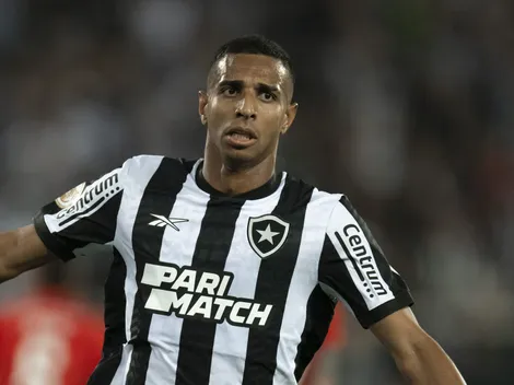 Botafogo faz sondagem para repatriar Victor Sá, do Krasnodar