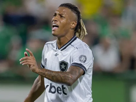 Bayer Levrkusen e Napoli mostram interesse em Danilo