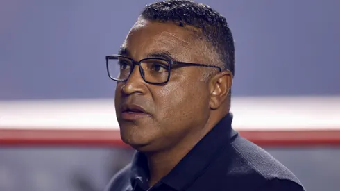 Roger Machado durante confronto contra o Palmeiras no Brasileirão de 2026.