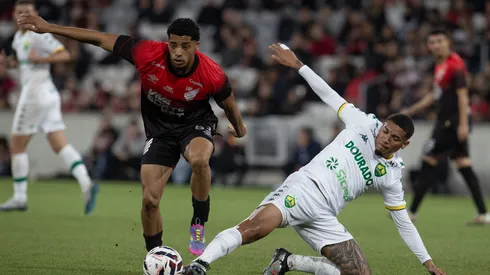Diogo Riquelme, meia do Athletico-PR. Foto: Hedeson Alves/AGIF