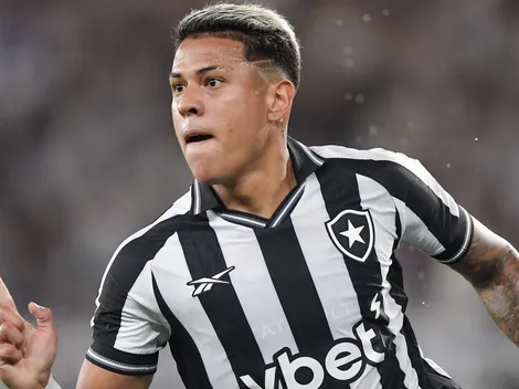 Matheus Martins celebra boa fase no Botafogo