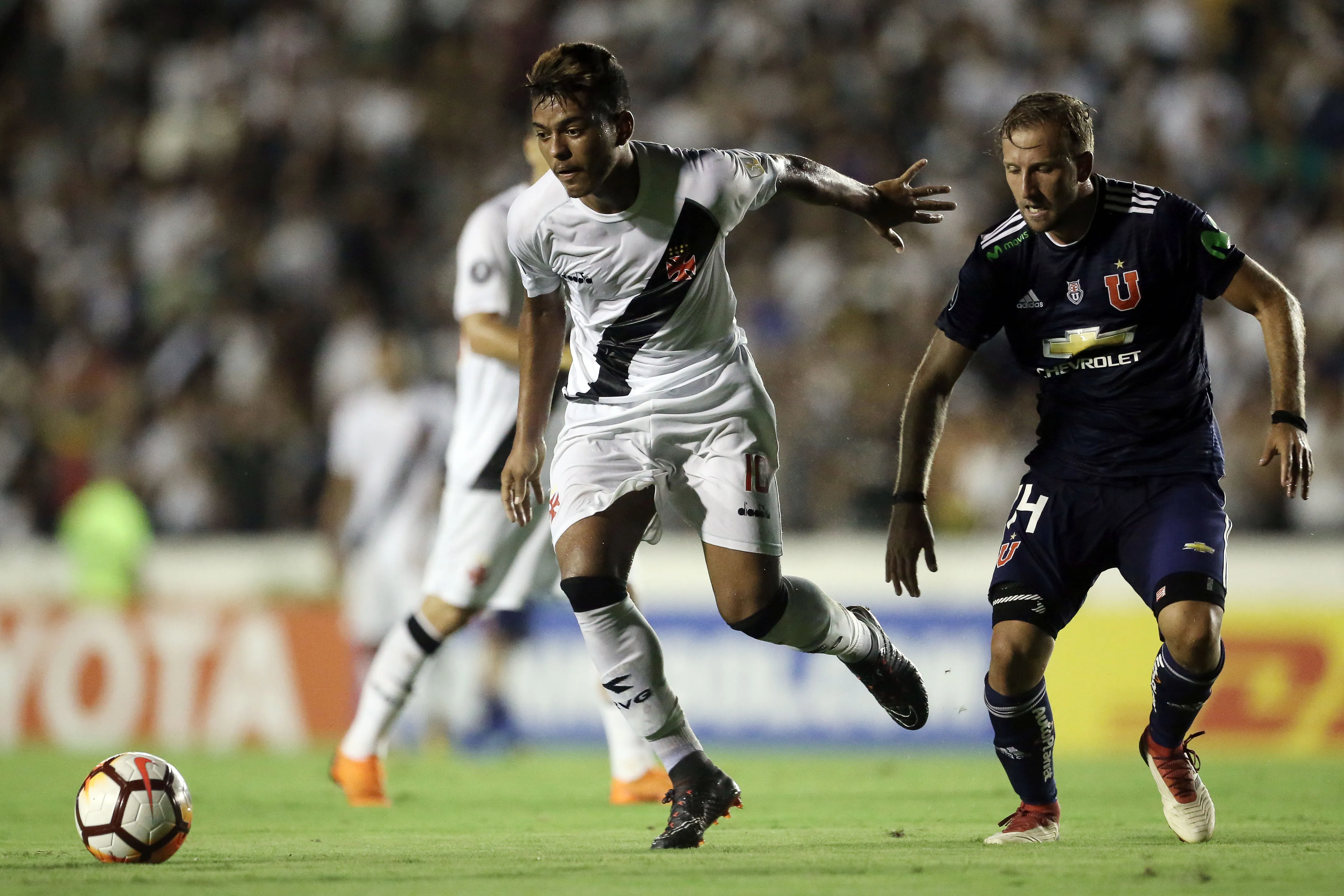 Evander  jogador do Vasco durante partida contra o Universidad de Chile no estadio Sao Januario pelo campeonato Libertadores 2018. Foto: André Mourão/AGIF