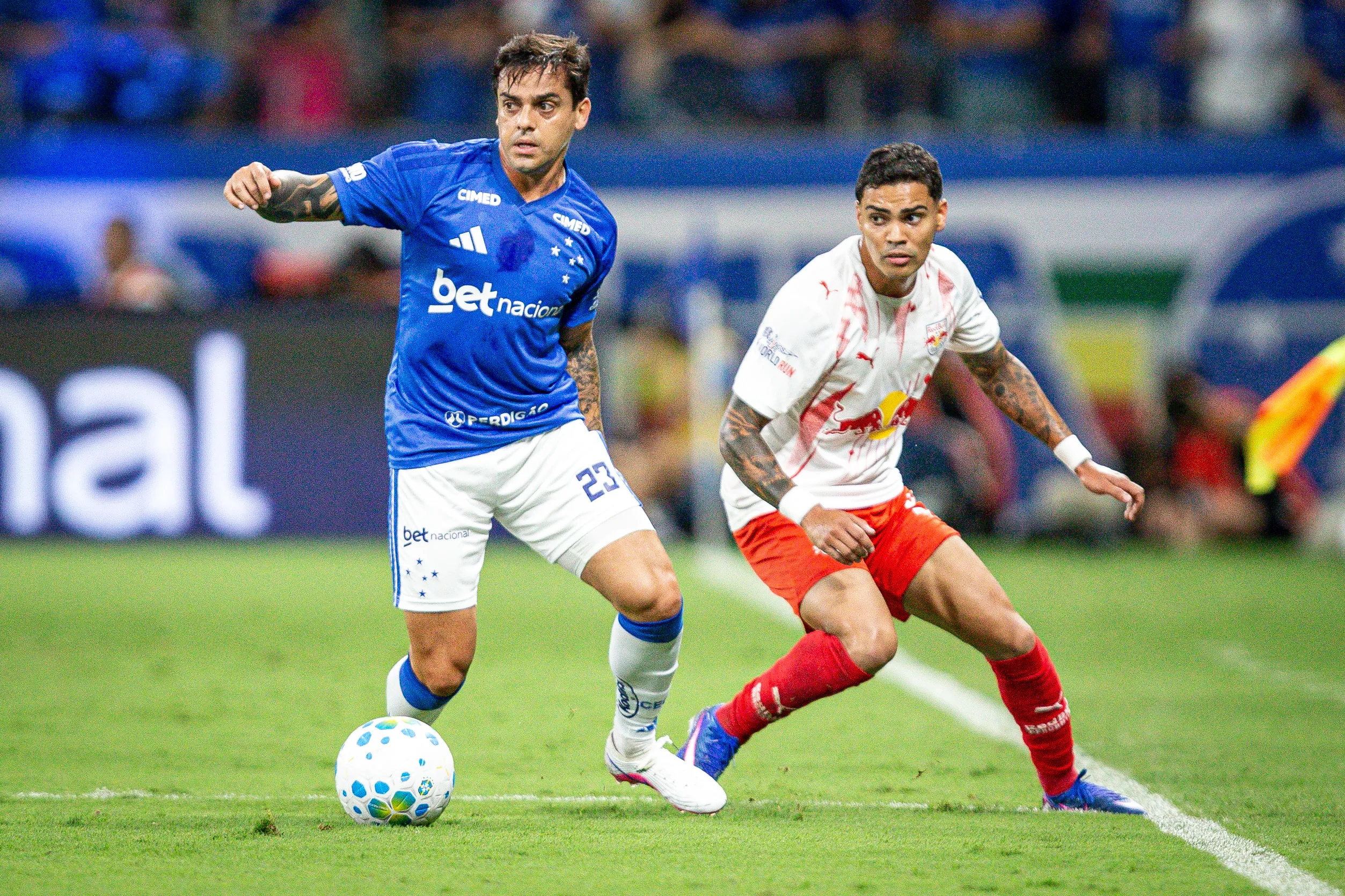 Fagner, jogador do Cruzeiro, durante partida contra o Bragantino –  Foto: Fernando Moreno/AGIF