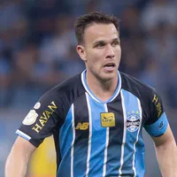 Arthur defende Luís Castro e divide responsabilidade