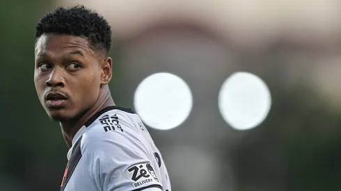 Torcida do Vasco pede saída de Matheus França