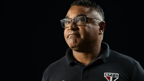 Roger Machado técnico do Vasco durante partida contra o São Paulo no estádio São Januário pelo campeonato Brasileiro A 2026. Foto: Jorge Rodrigues/AGIF