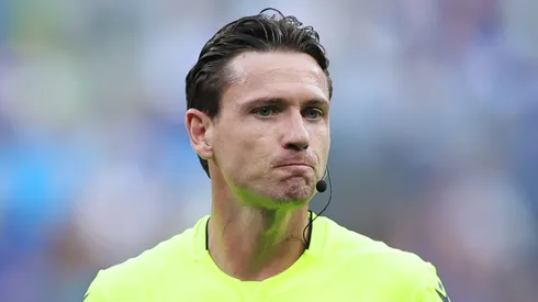 O arbitro Ramon Abatti Abel durante partida entre Cruzeiro e Santos no estadio Mineirao pelo campeonato Brasileiro A 2026. Foto: Gilson Lobo/AGIF